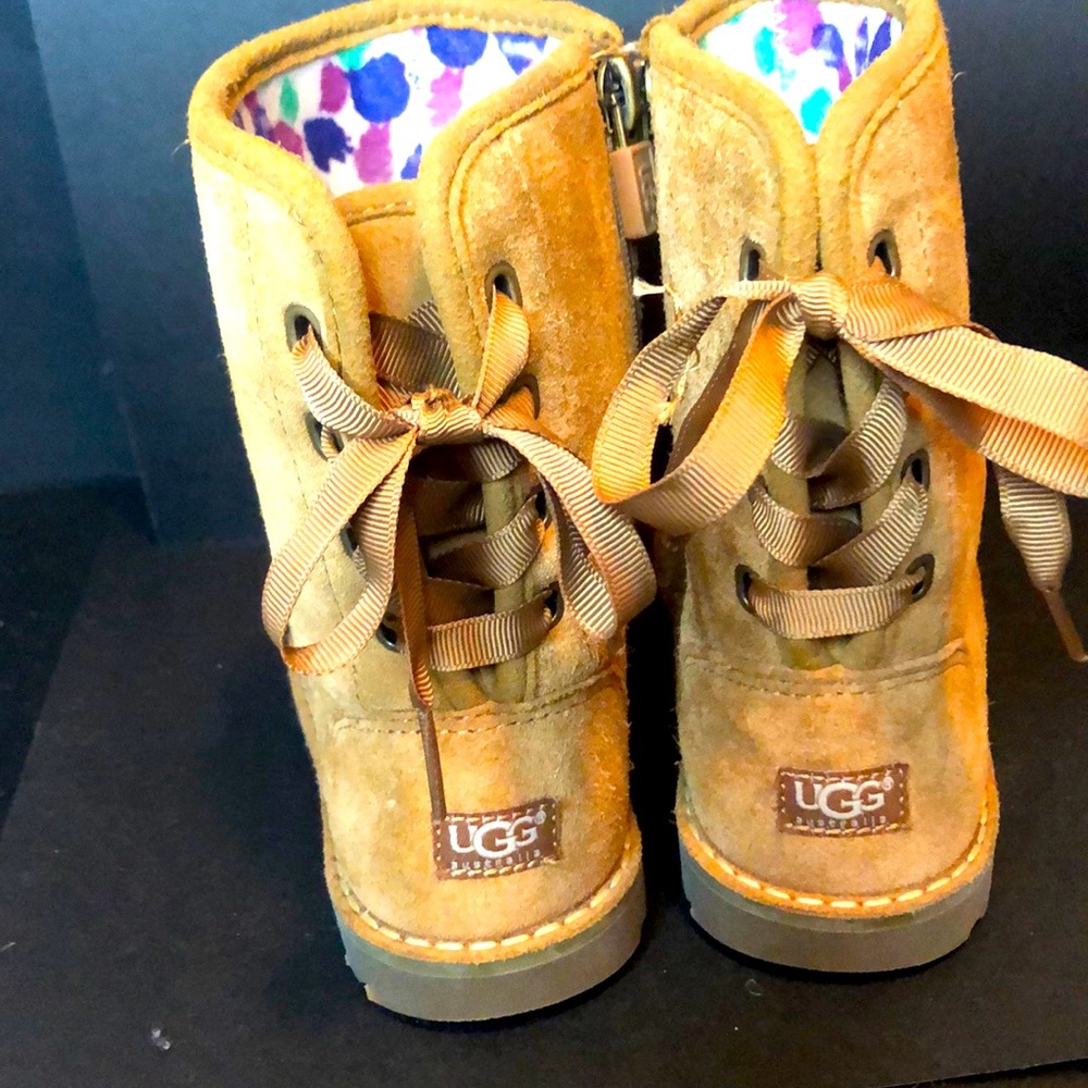 UGG